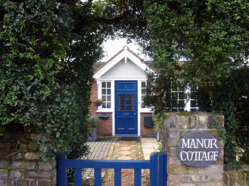 Manor Cottage Bed And Breakfast Windsor Extérieur photo