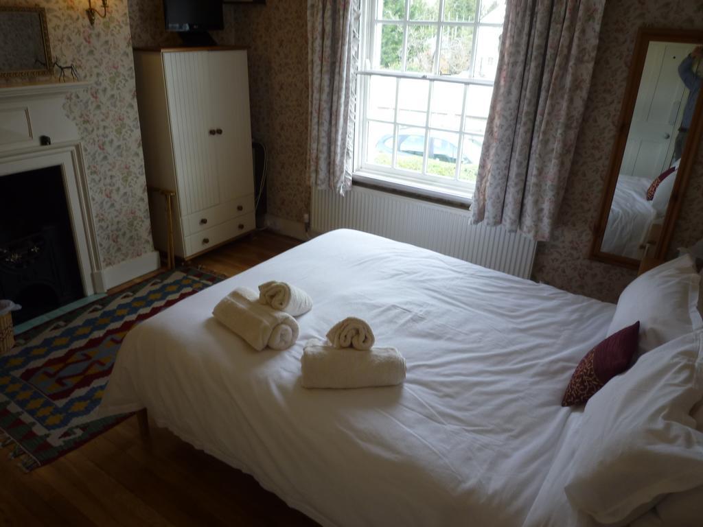 Manor Cottage Bed And Breakfast Windsor Extérieur photo