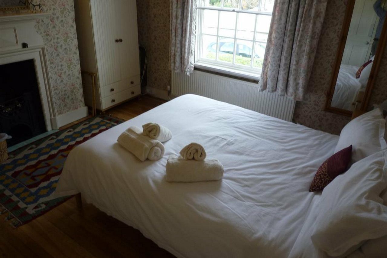 Manor Cottage Bed And Breakfast Windsor Extérieur photo