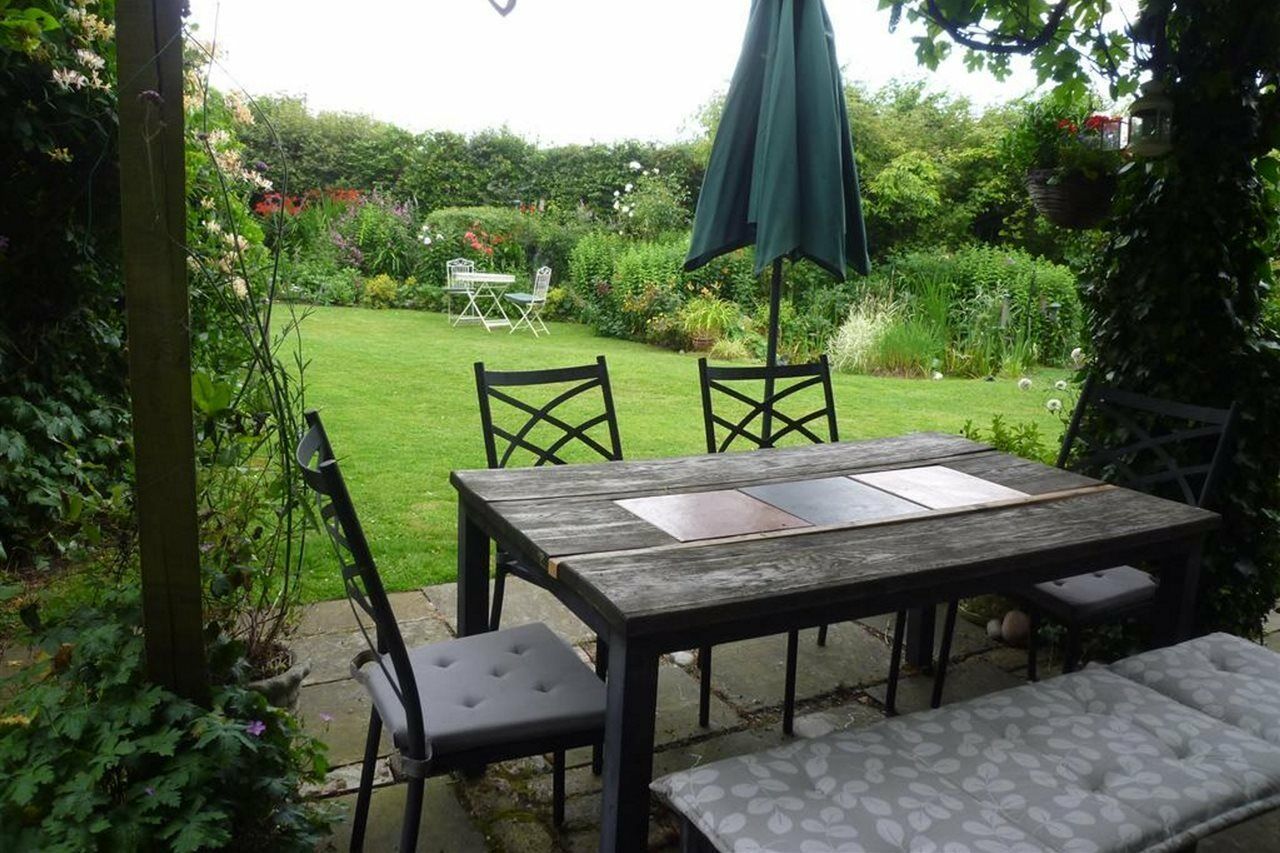 Manor Cottage Bed And Breakfast Windsor Extérieur photo